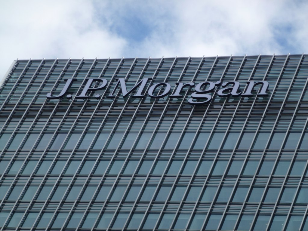 JP Morgan inverte la rotta: ora loda Bitcoin